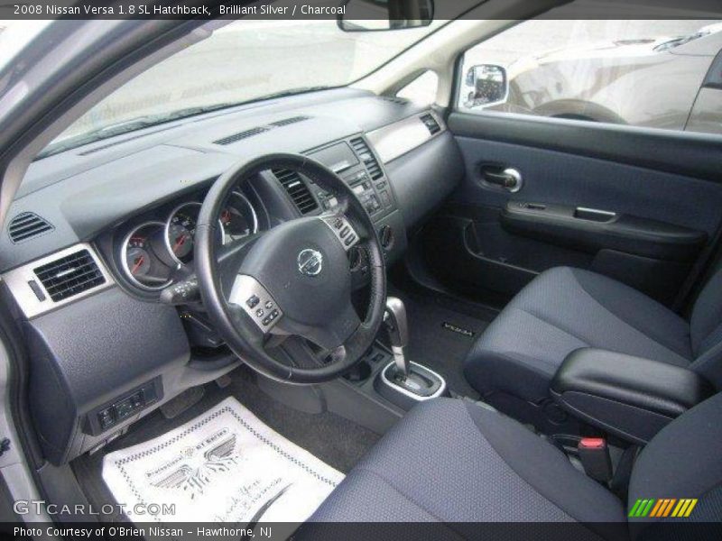 Brilliant Silver / Charcoal 2008 Nissan Versa 1.8 SL Hatchback