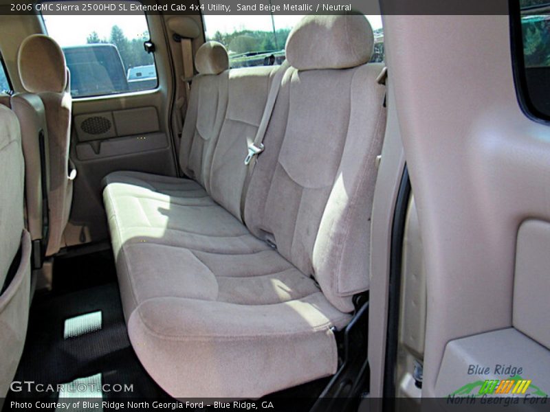 Rear Seat of 2006 Sierra 2500HD SL Extended Cab 4x4 Utility