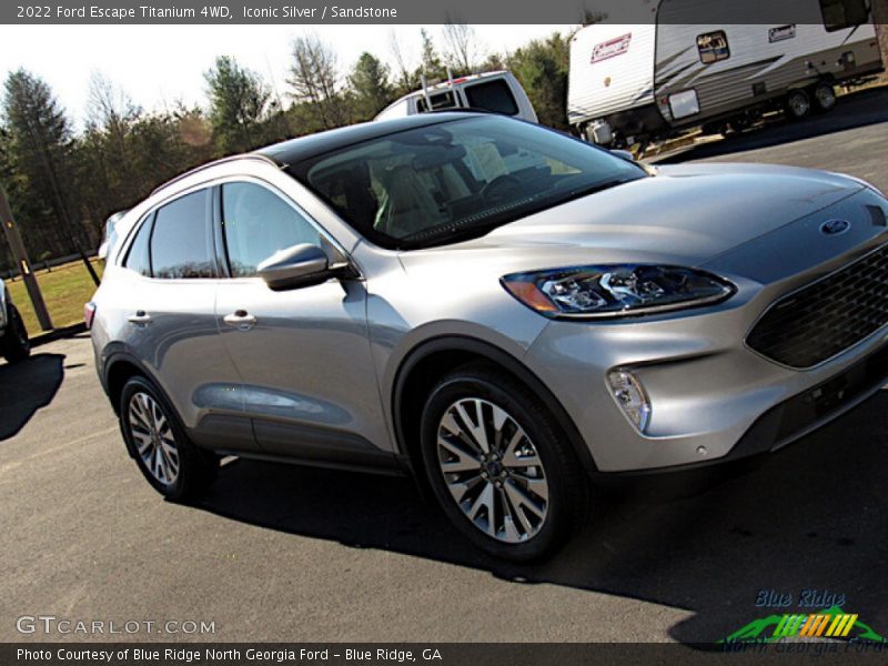 Iconic Silver / Sandstone 2022 Ford Escape Titanium 4WD