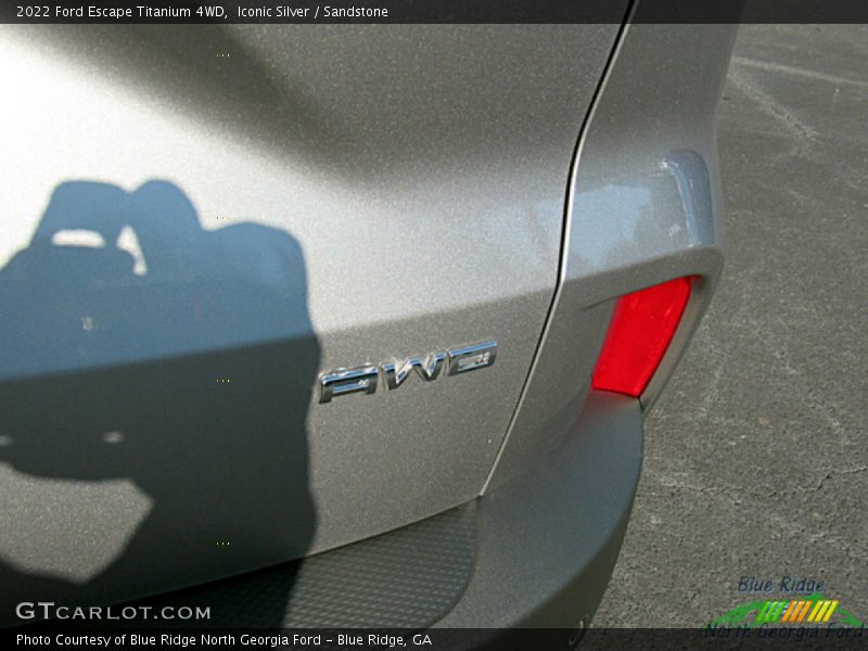 Iconic Silver / Sandstone 2022 Ford Escape Titanium 4WD