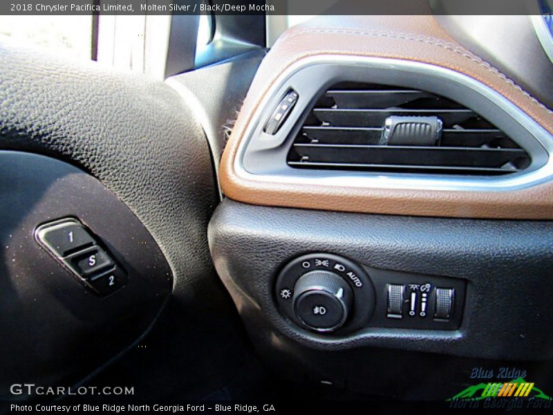 Molten Silver / Black/Deep Mocha 2018 Chrysler Pacifica Limited