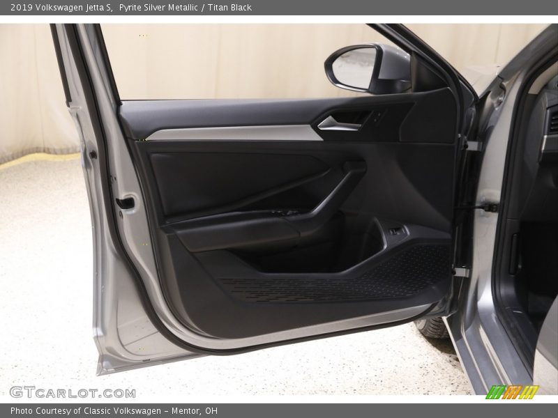 Door Panel of 2019 Jetta S