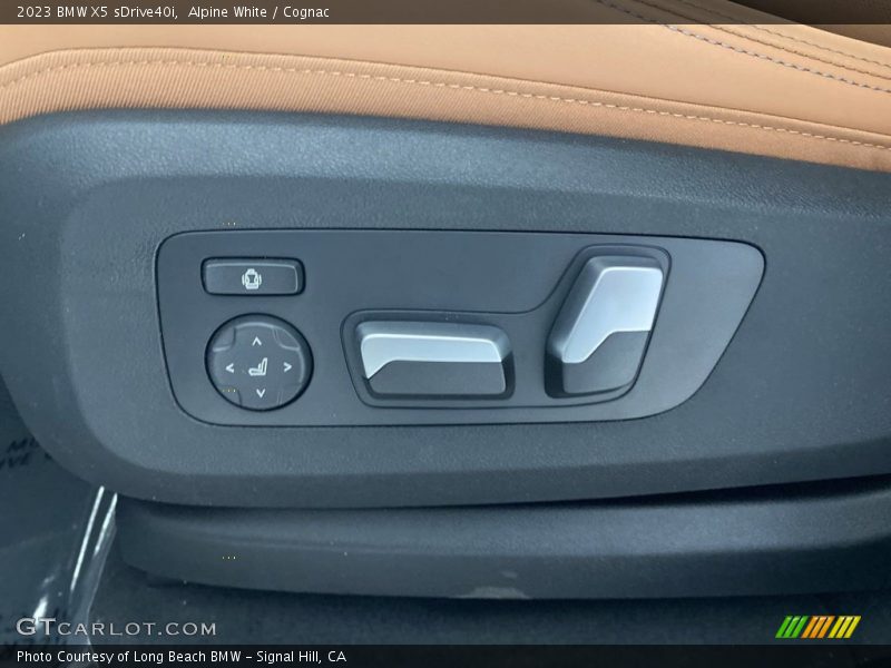 Alpine White / Cognac 2023 BMW X5 sDrive40i