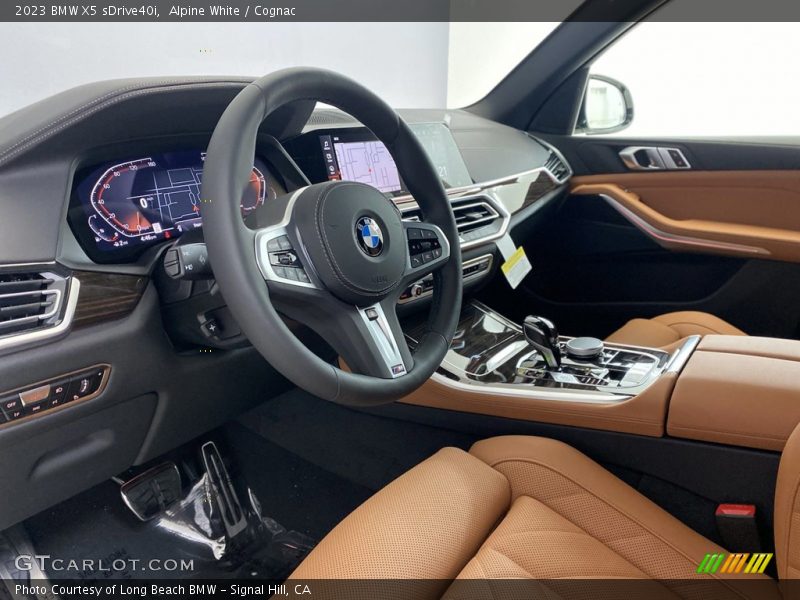 Alpine White / Cognac 2023 BMW X5 sDrive40i