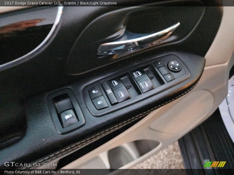 Granite / Black/Light Graystone 2017 Dodge Grand Caravan SXT