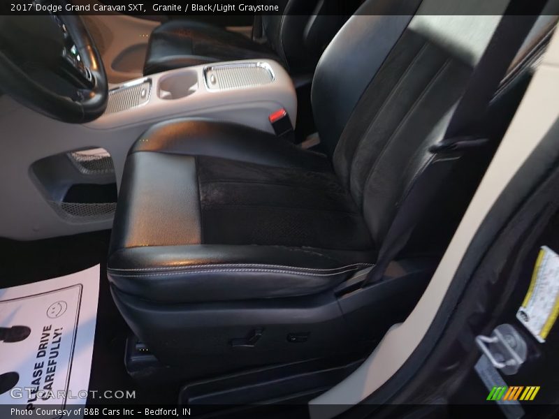 Granite / Black/Light Graystone 2017 Dodge Grand Caravan SXT