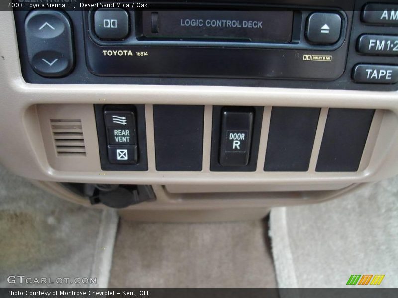 Desert Sand Mica / Oak 2003 Toyota Sienna LE