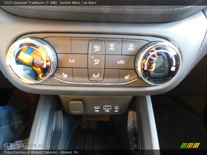 Summit White / Jet Black 2023 Chevrolet TrailBlazer LT AWD