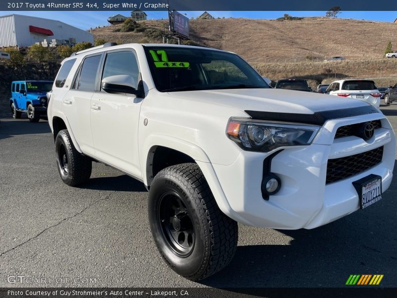 Super White / Graphite 2017 Toyota 4Runner SR5 4x4