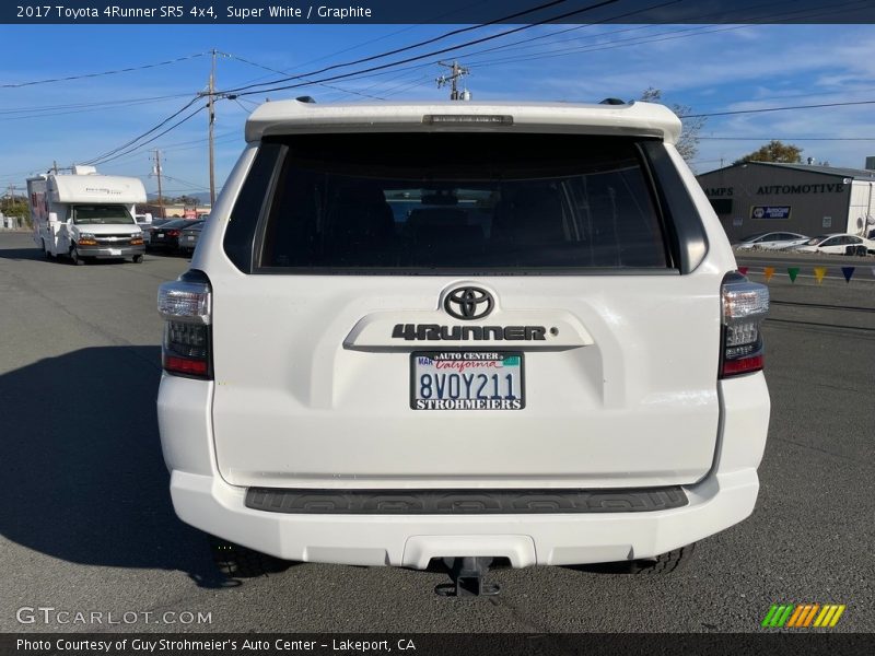 Super White / Graphite 2017 Toyota 4Runner SR5 4x4