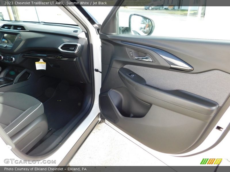 Summit White / Jet Black 2023 Chevrolet TrailBlazer LT AWD