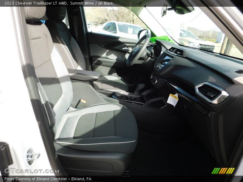 Summit White / Jet Black 2023 Chevrolet TrailBlazer LT AWD