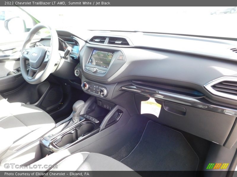 Summit White / Jet Black 2023 Chevrolet TrailBlazer LT AWD