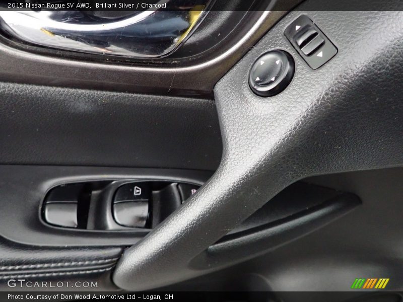 Brilliant Silver / Charcoal 2015 Nissan Rogue SV AWD
