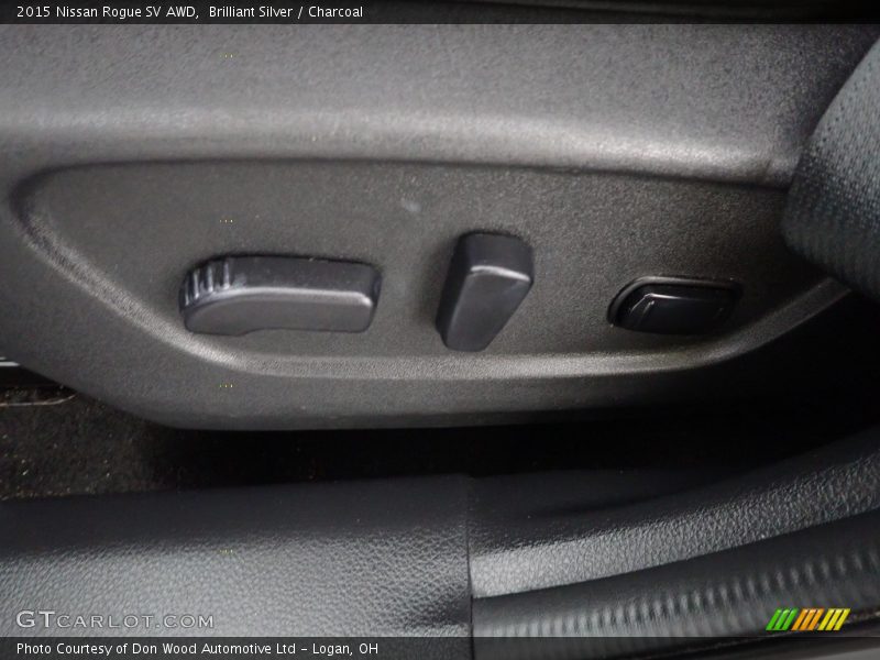 Brilliant Silver / Charcoal 2015 Nissan Rogue SV AWD