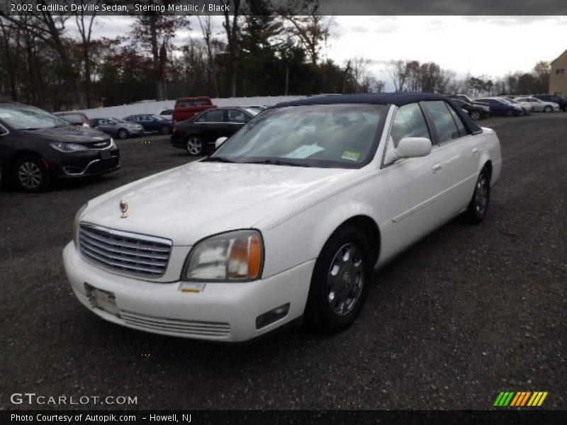 Sterling Metallic / Black 2002 Cadillac DeVille Sedan