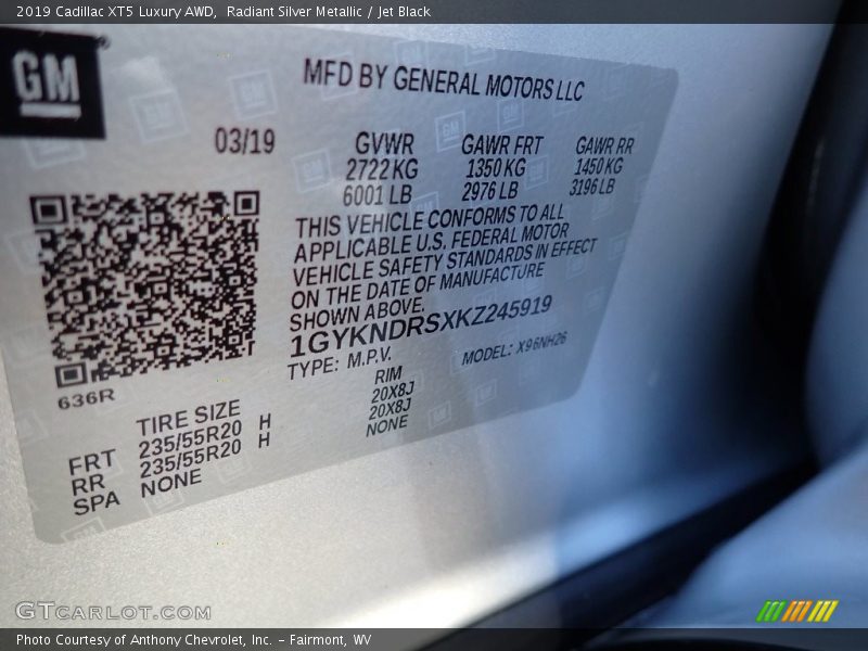 Radiant Silver Metallic / Jet Black 2019 Cadillac XT5 Luxury AWD