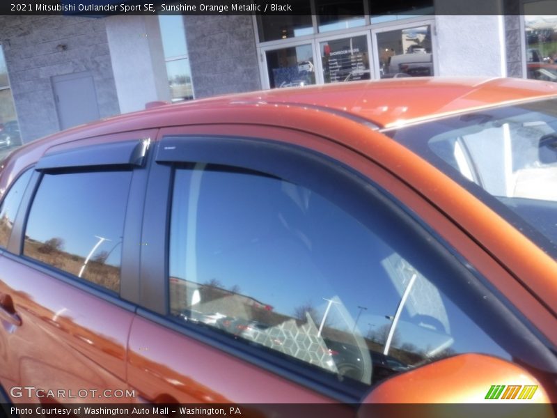Sunshine Orange Metallic / Black 2021 Mitsubishi Outlander Sport SE