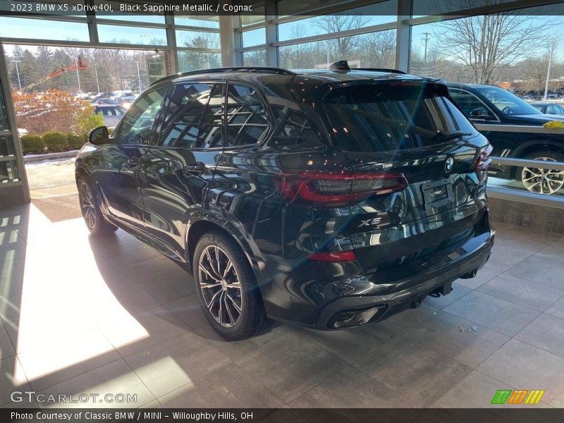 Black Sapphire Metallic / Cognac 2023 BMW X5 xDrive40i