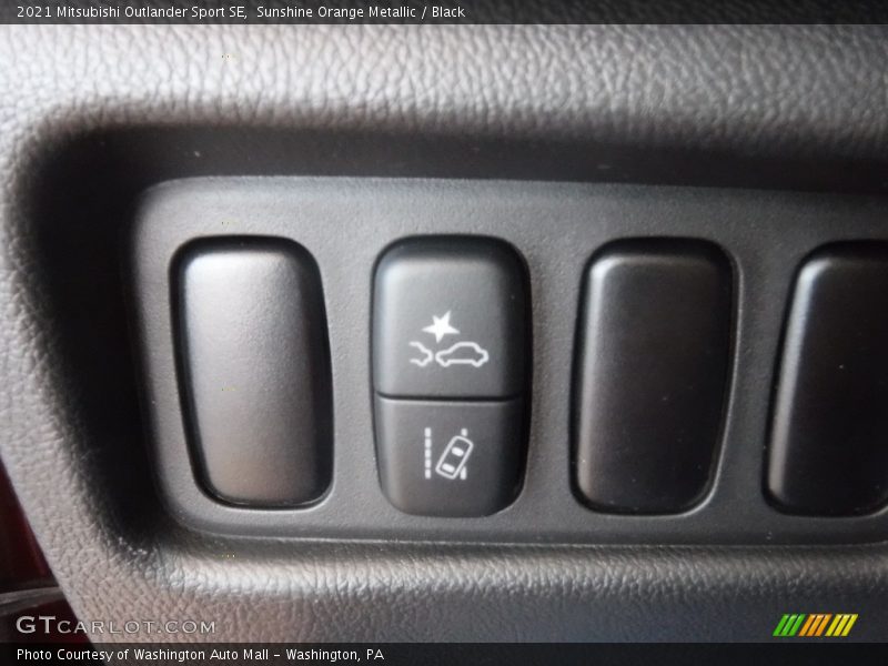 Sunshine Orange Metallic / Black 2021 Mitsubishi Outlander Sport SE