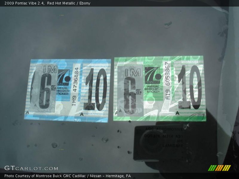 Red Hot Metallic / Ebony 2009 Pontiac Vibe 2.4