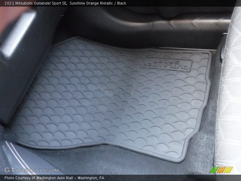 Sunshine Orange Metallic / Black 2021 Mitsubishi Outlander Sport SE