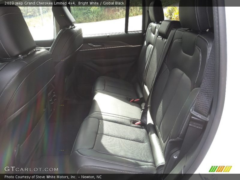 Bright White / Global Black 2023 Jeep Grand Cherokee Limited 4x4