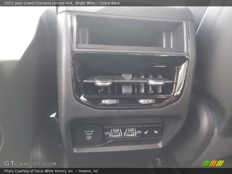 Bright White / Global Black 2023 Jeep Grand Cherokee Limited 4x4
