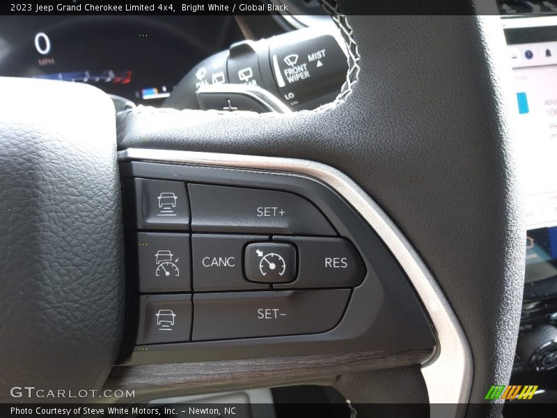 Bright White / Global Black 2023 Jeep Grand Cherokee Limited 4x4