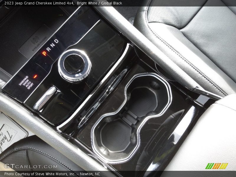 Bright White / Global Black 2023 Jeep Grand Cherokee Limited 4x4