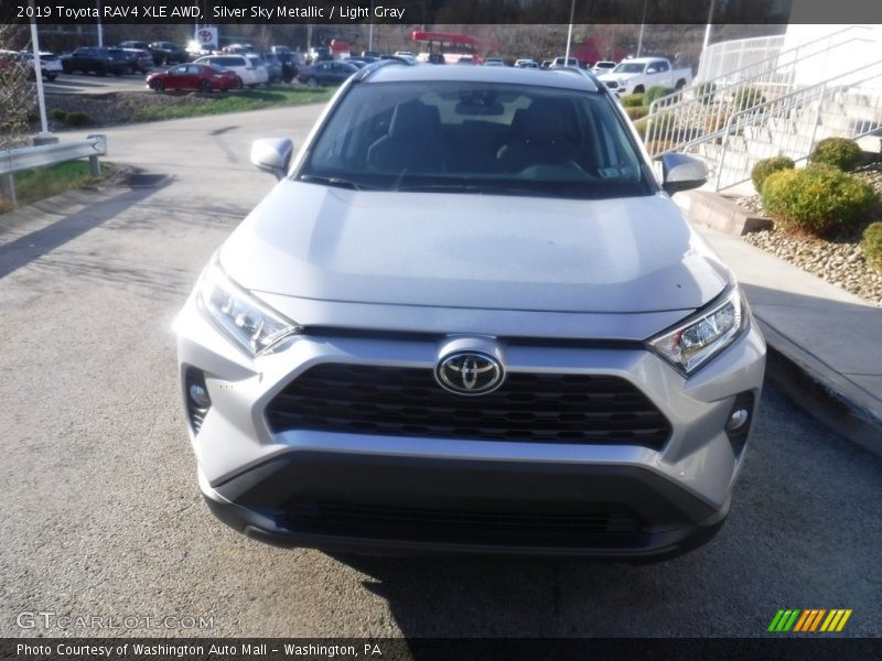 Silver Sky Metallic / Light Gray 2019 Toyota RAV4 XLE AWD