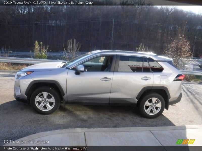 Silver Sky Metallic / Light Gray 2019 Toyota RAV4 XLE AWD