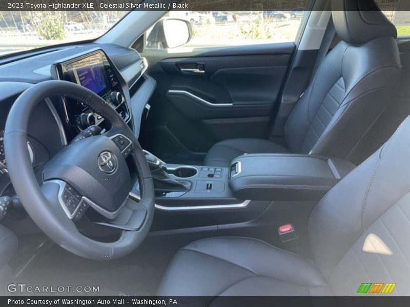 Celestial Silver Metallic / Black 2023 Toyota Highlander XLE