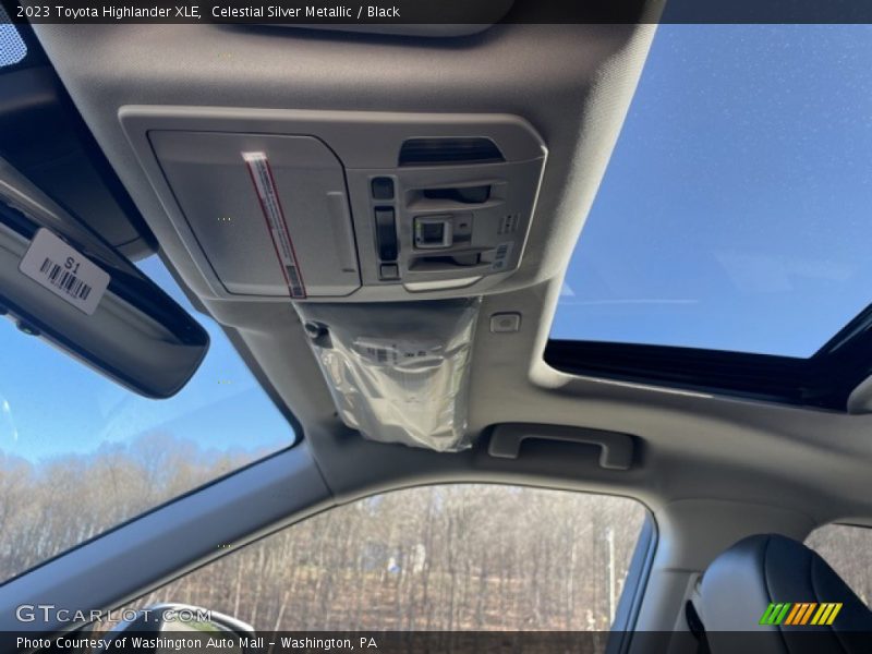Celestial Silver Metallic / Black 2023 Toyota Highlander XLE