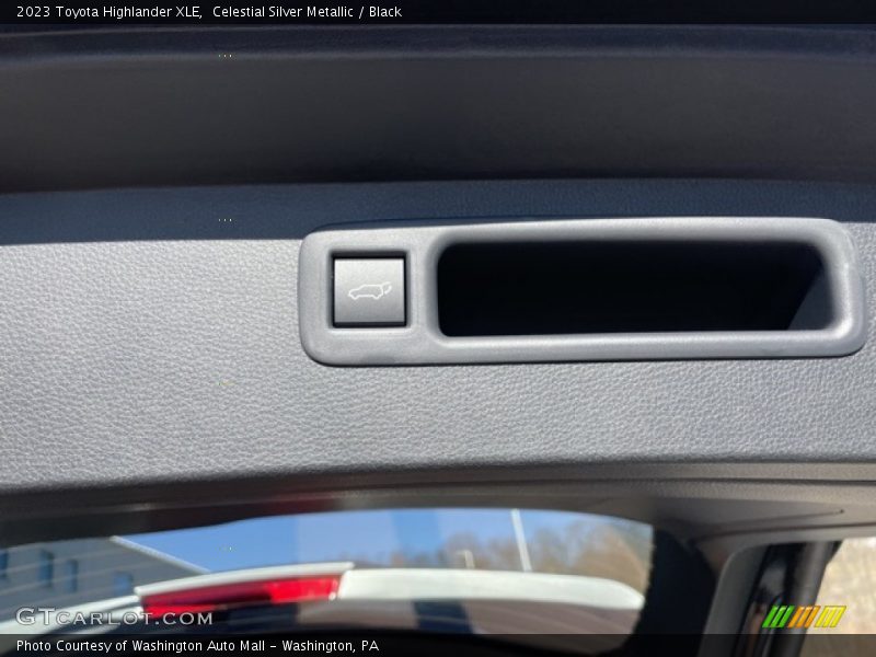 Celestial Silver Metallic / Black 2023 Toyota Highlander XLE