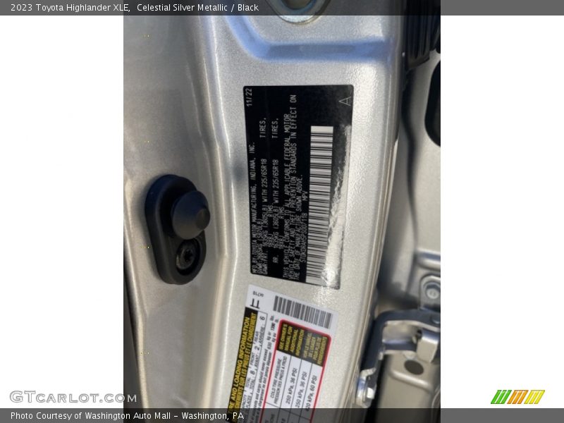 Celestial Silver Metallic / Black 2023 Toyota Highlander XLE