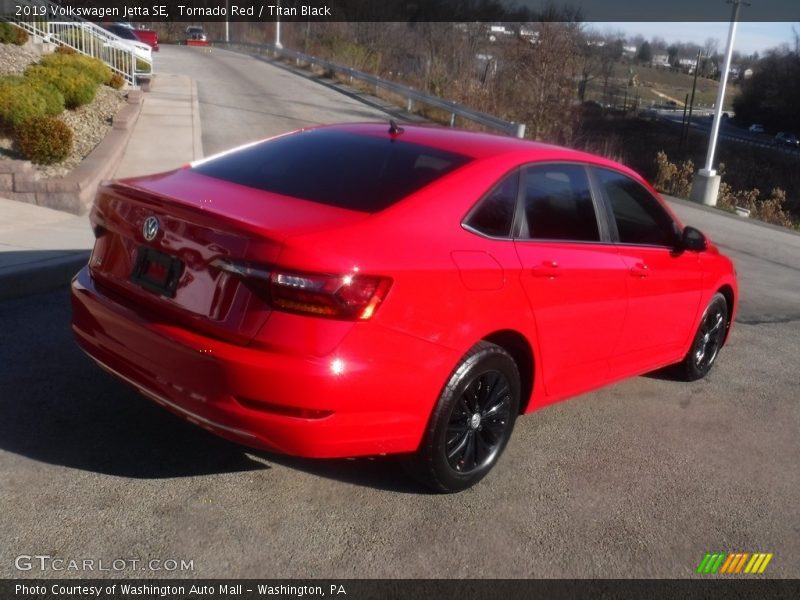 Tornado Red / Titan Black 2019 Volkswagen Jetta SE