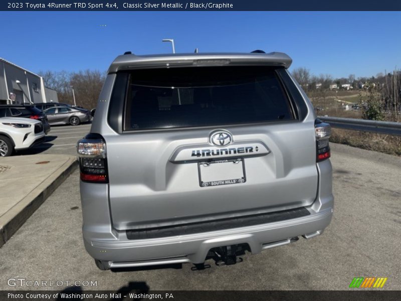 Classic Silver Metallic / Black/Graphite 2023 Toyota 4Runner TRD Sport 4x4