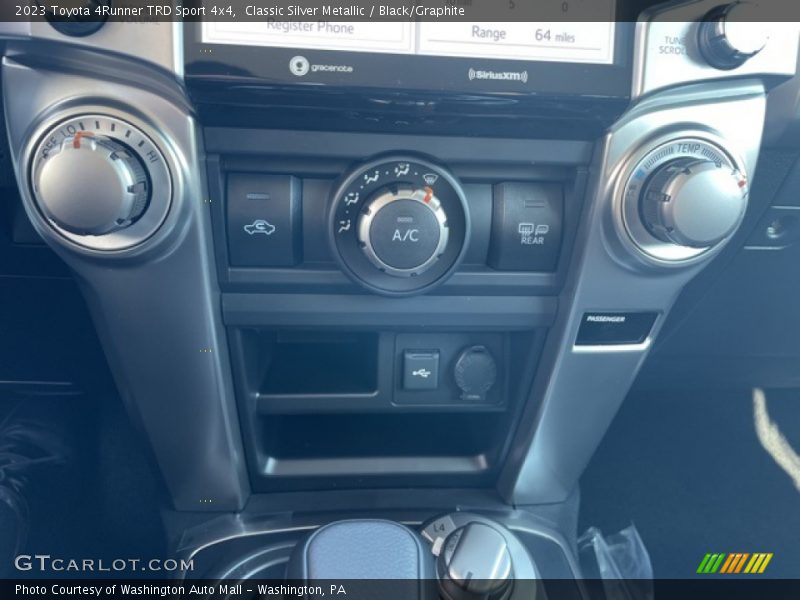 Classic Silver Metallic / Black/Graphite 2023 Toyota 4Runner TRD Sport 4x4