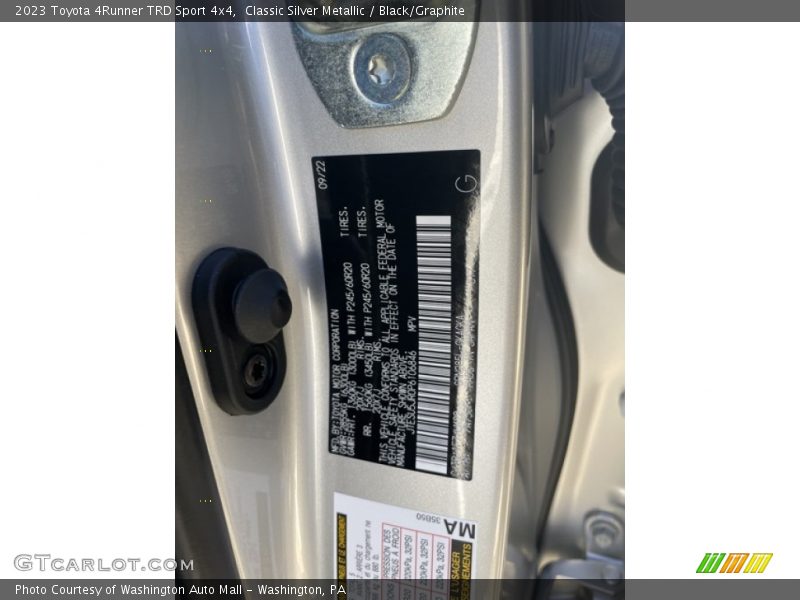 Classic Silver Metallic / Black/Graphite 2023 Toyota 4Runner TRD Sport 4x4