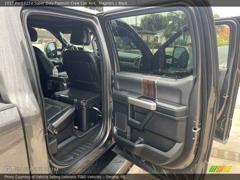 Magnetic / Black 2017 Ford F250 Super Duty Platinum Crew Cab 4x4