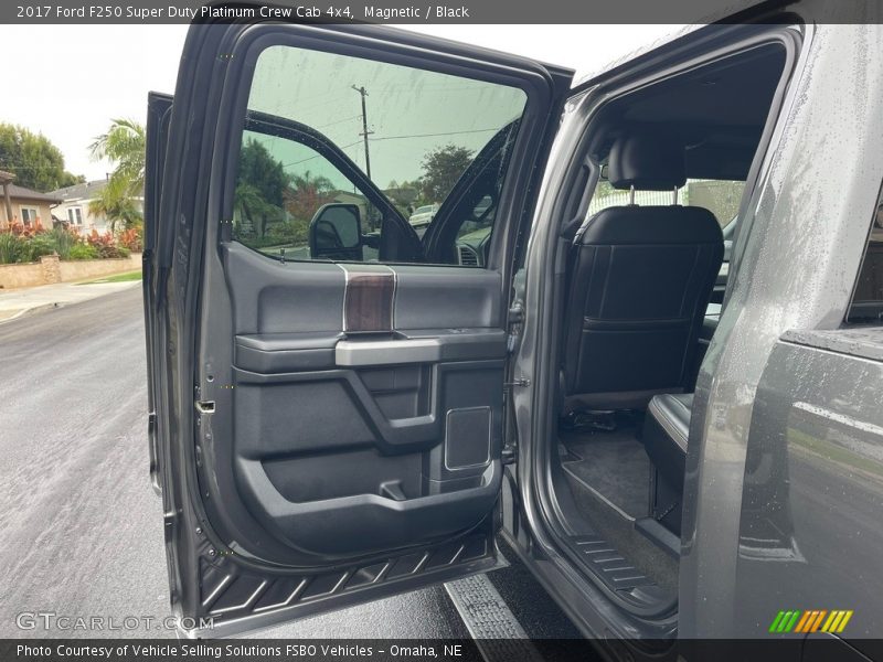 Magnetic / Black 2017 Ford F250 Super Duty Platinum Crew Cab 4x4