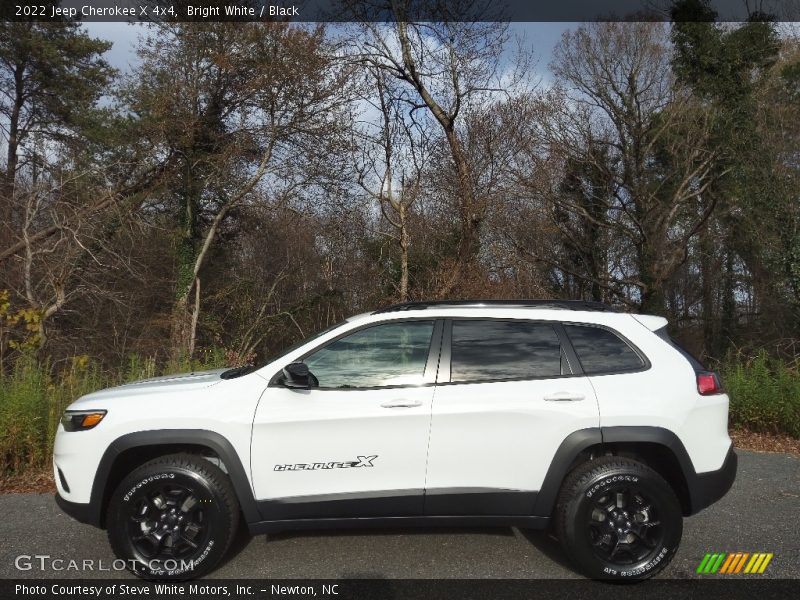 Bright White / Black 2022 Jeep Cherokee X 4x4