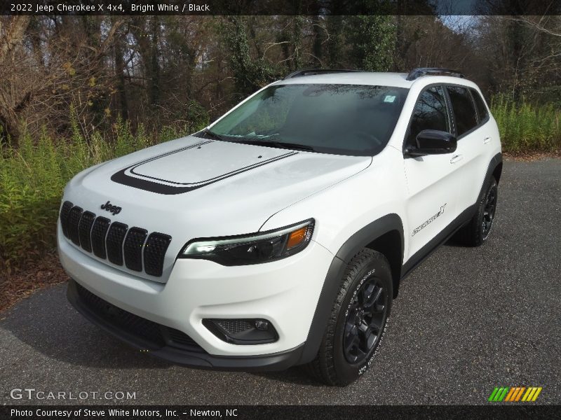 Bright White / Black 2022 Jeep Cherokee X 4x4