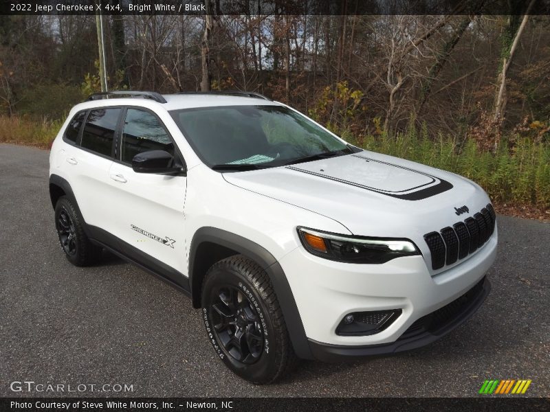 Bright White / Black 2022 Jeep Cherokee X 4x4