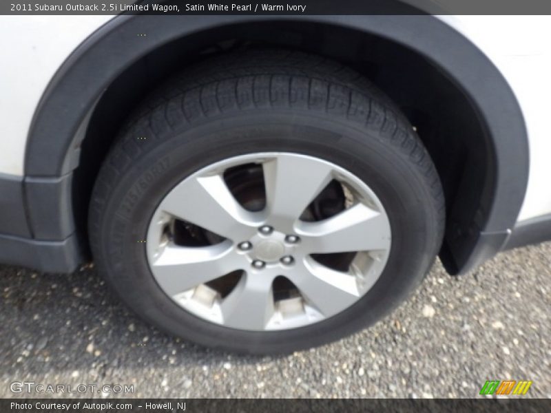 Satin White Pearl / Warm Ivory 2011 Subaru Outback 2.5i Limited Wagon