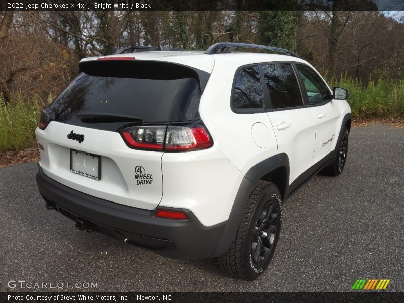 Bright White / Black 2022 Jeep Cherokee X 4x4