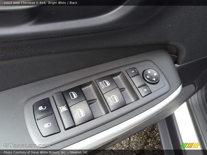 Bright White / Black 2022 Jeep Cherokee X 4x4