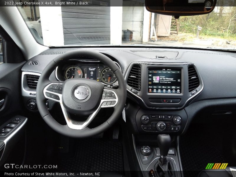 Bright White / Black 2022 Jeep Cherokee X 4x4