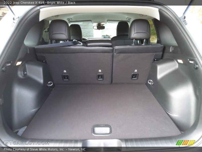 Bright White / Black 2022 Jeep Cherokee X 4x4